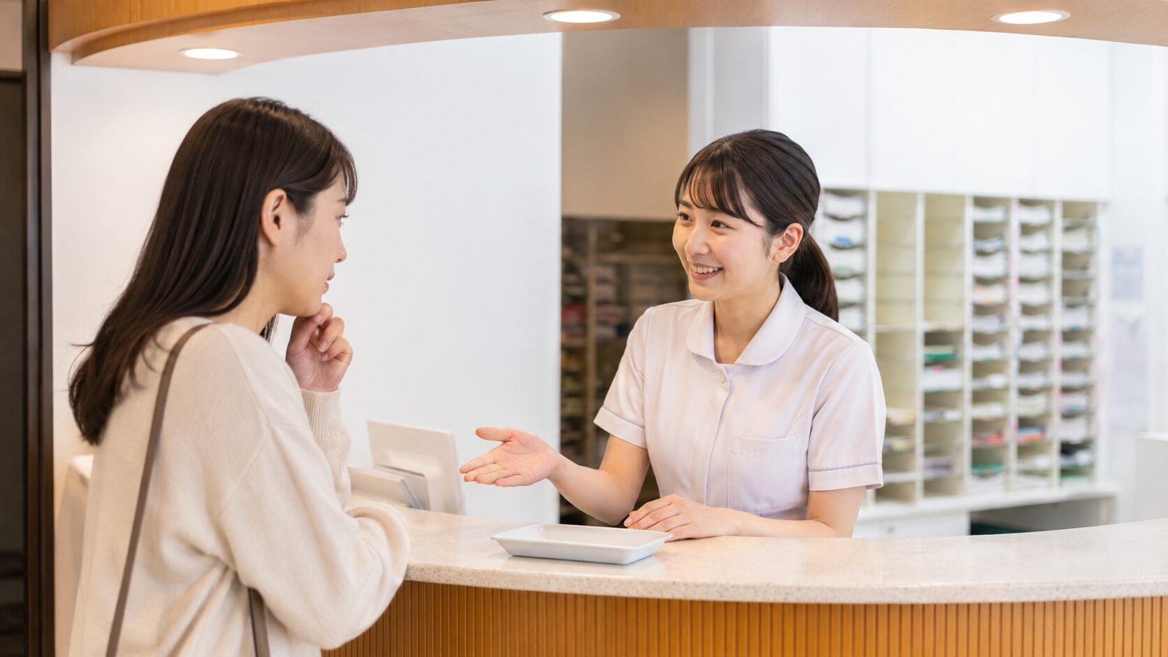 患者さんに寄り添って対応するスタッフ